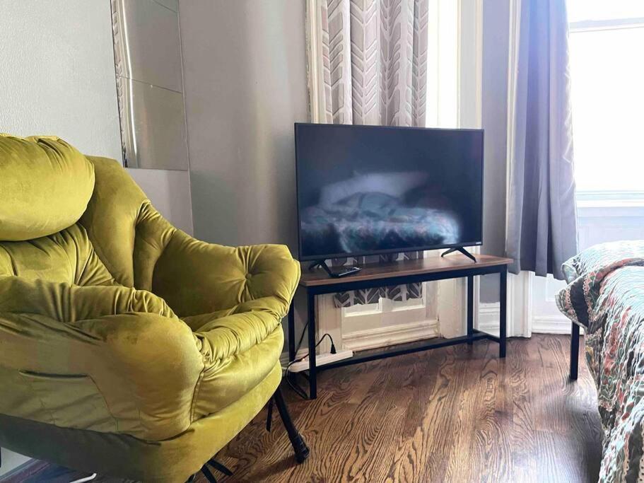Cozy Studio Staycation - Brooklyn Close To Train Stations New York Exterior photo
