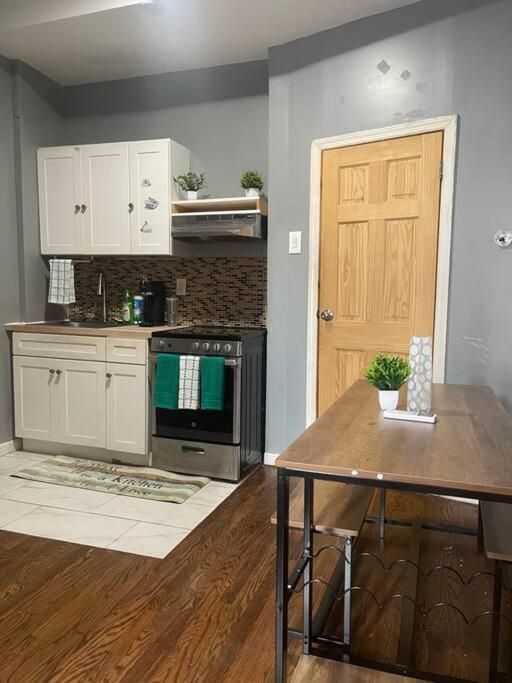 Cozy Studio Staycation - Brooklyn Close To Train Stations New York Exterior photo